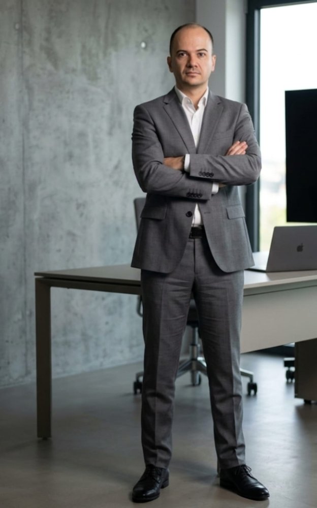 Kenneth Ovares Arias, MSc — Consultor Kenneth